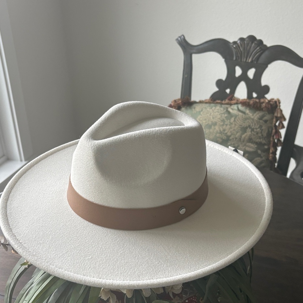 Francesca's Collections Cream Hat with Tan Accent